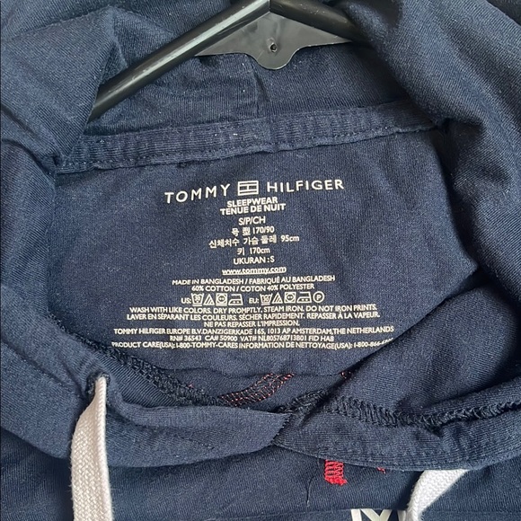 Tommy Hilfiger Navy Hoodie with Red Accents - Picture 2 of 6